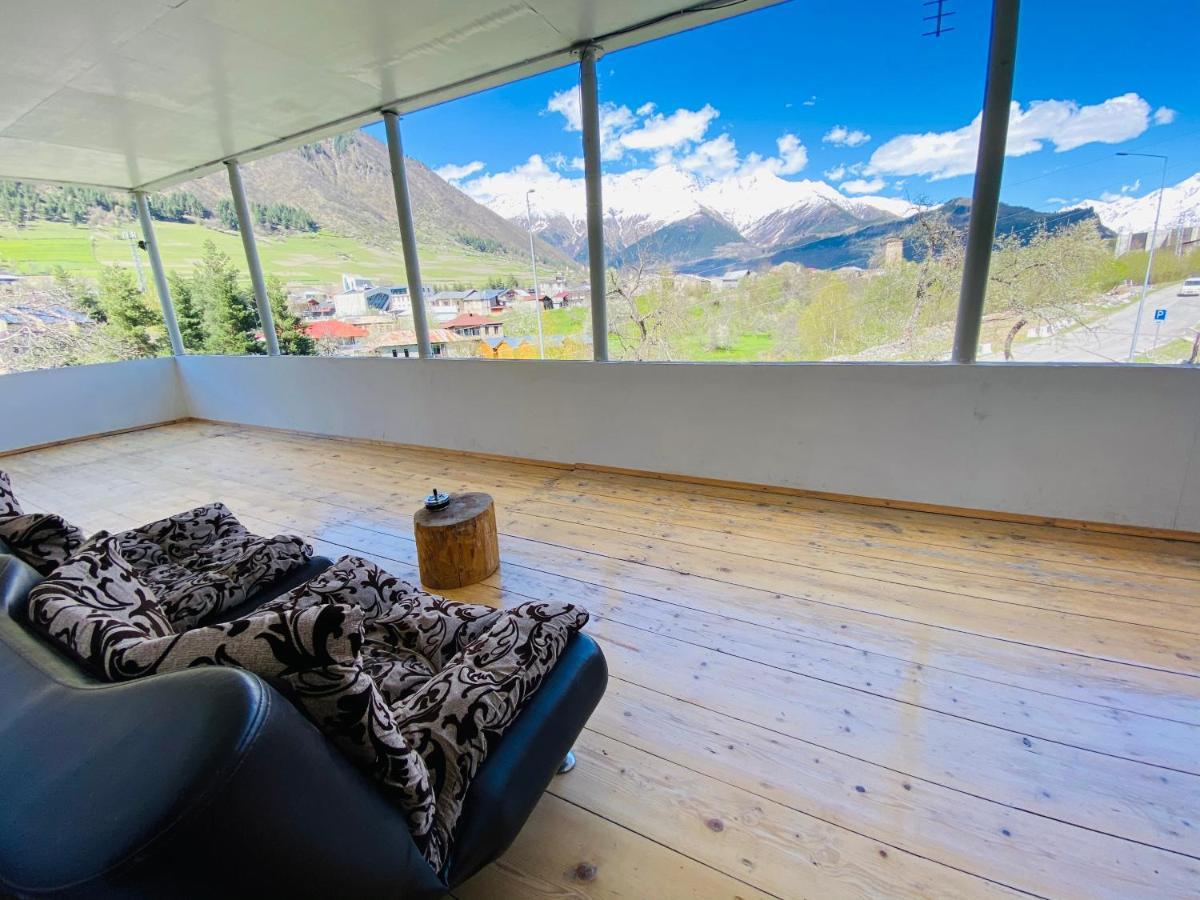 Guesthouse Alpenrose Mestia Exteriör bild